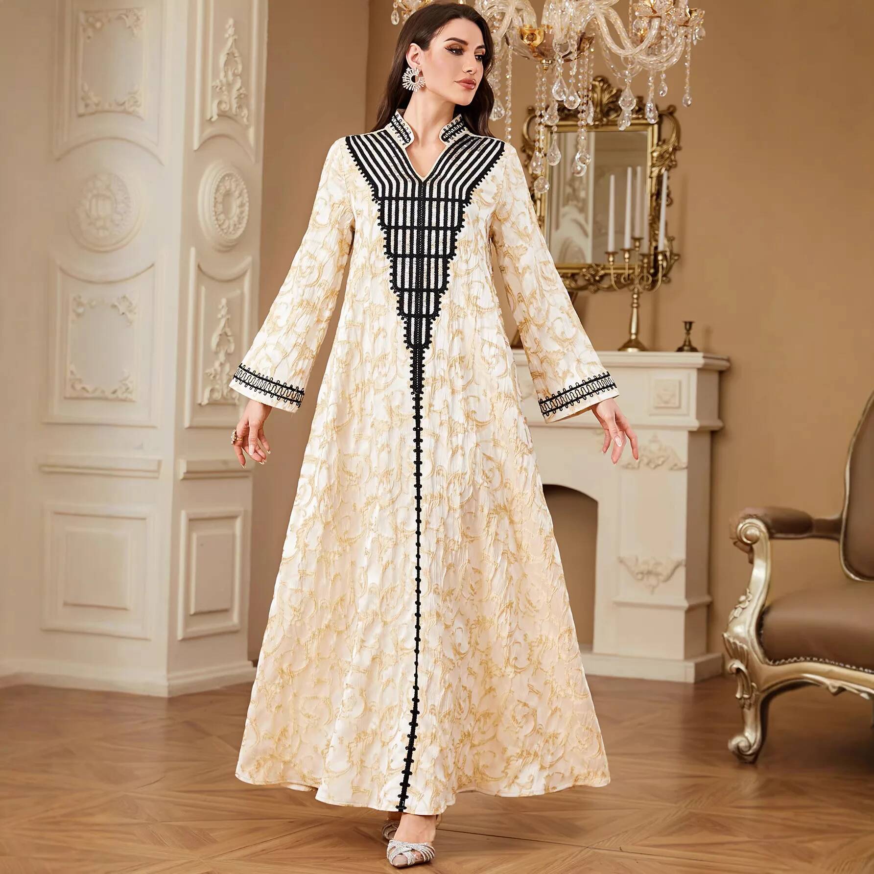 Urban Commuting Embroidered V- - Urban Ethnic Fashion reseña y precio